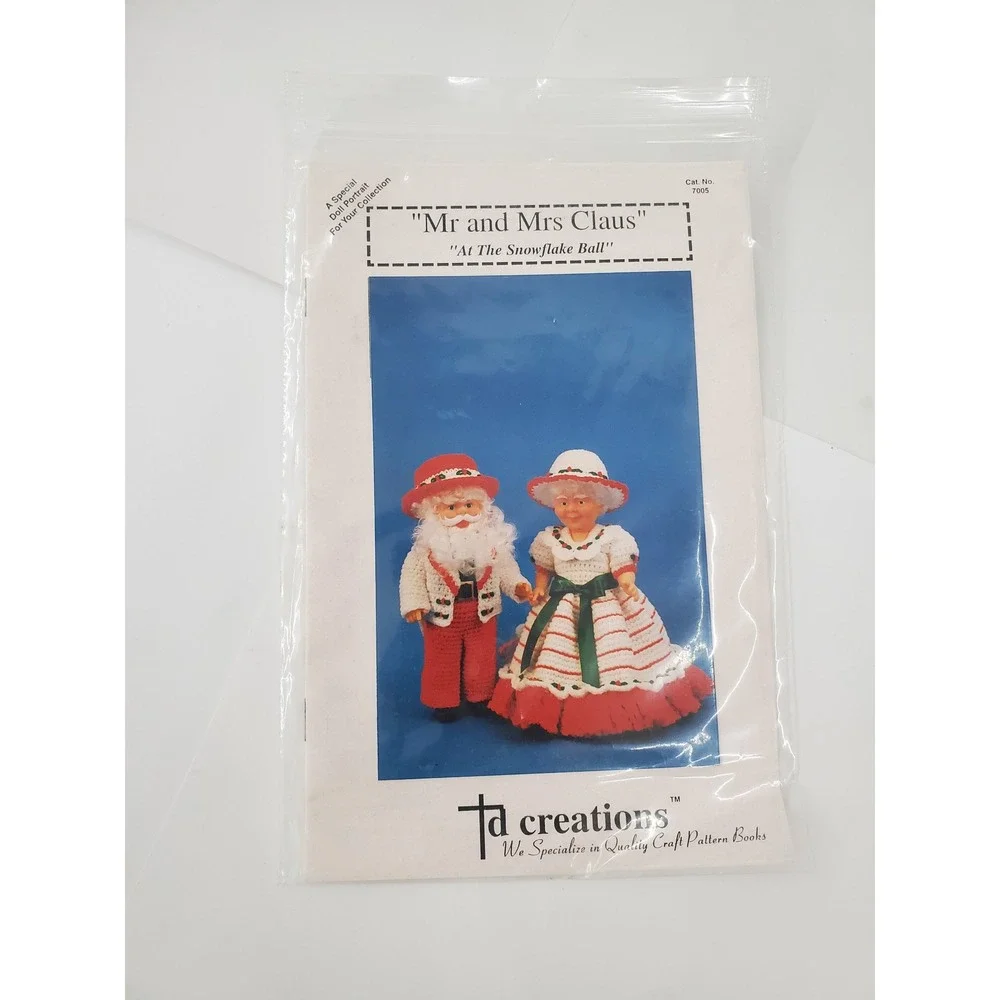 Td Creations Mr and Mrs Claus At The Snowflake Ball Crochet Pattern Book 7005
